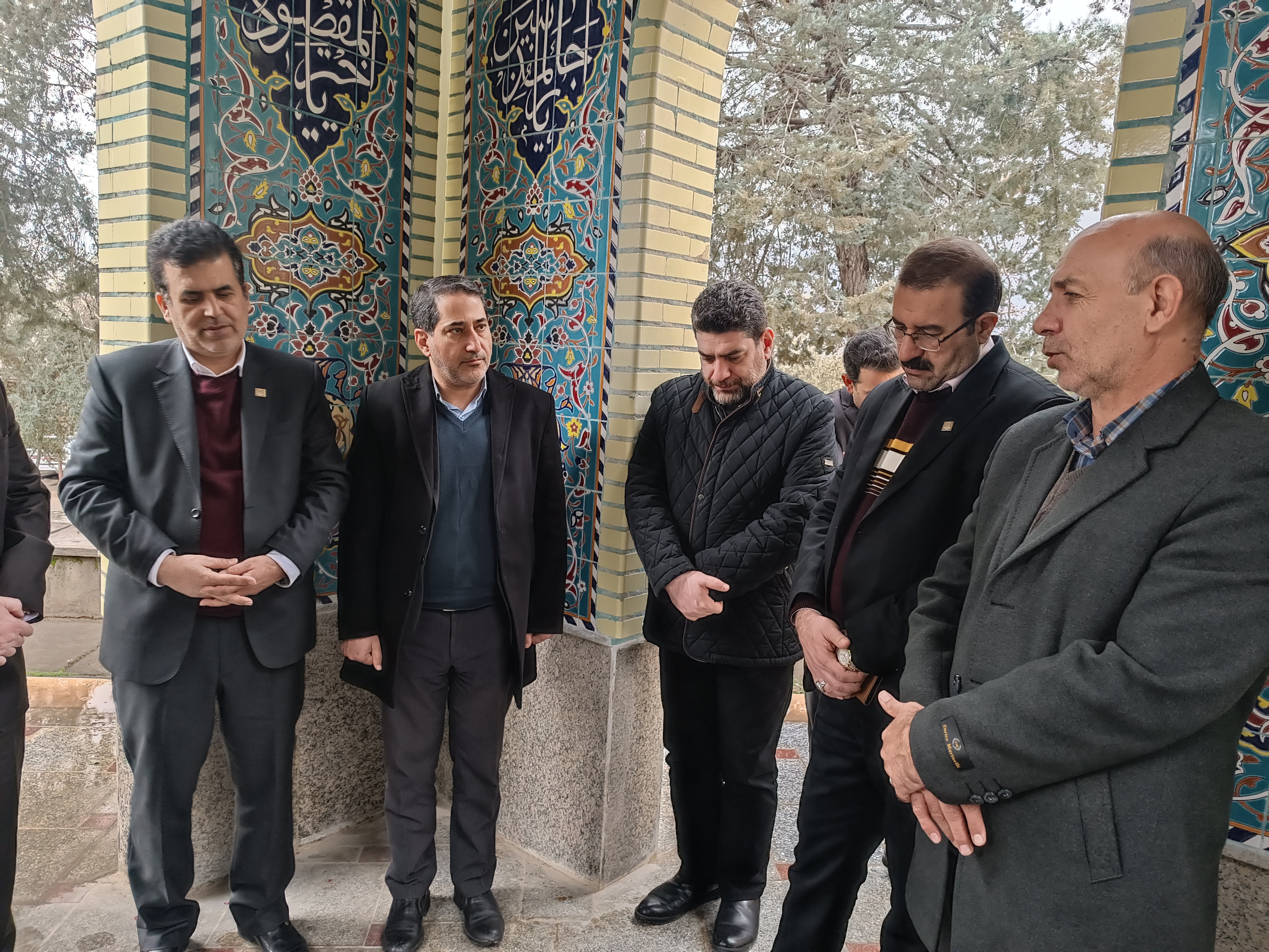  غبارروبی مزار شهید گمنام دانشگاه فرهنگیان لرستان 