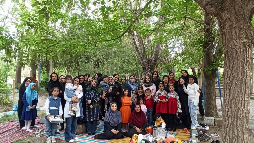  دورهمی خانوادگی جهادگران در روز دختر