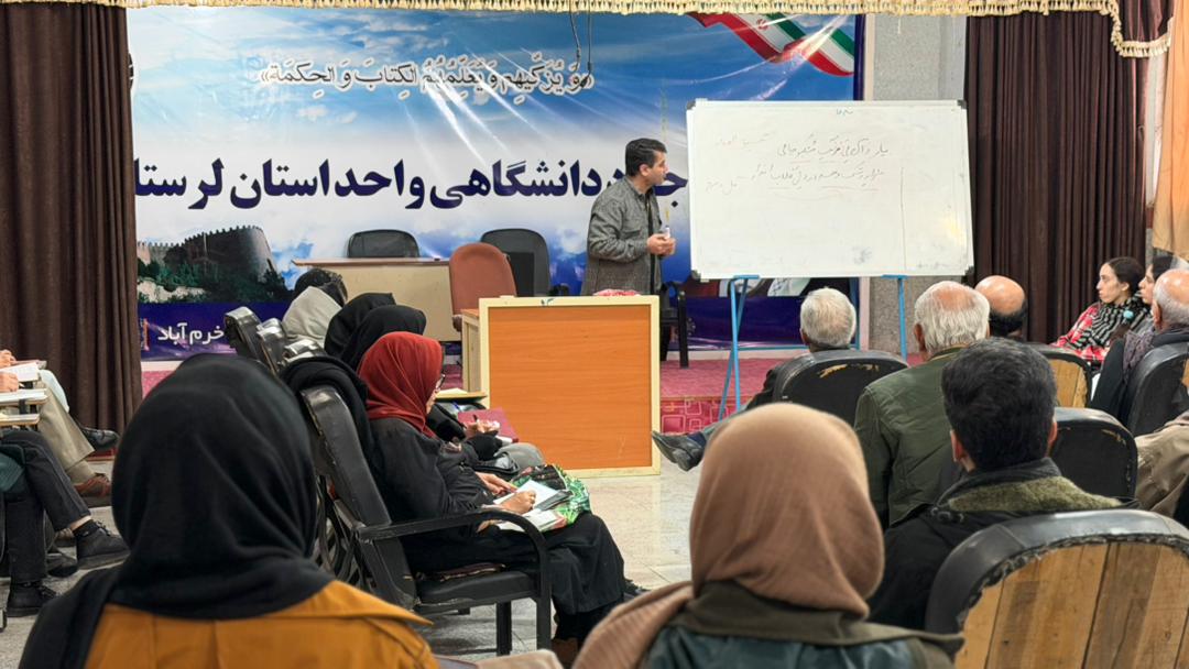 سلسه کارگاههای حافظ شناسی و جلسات حافظ خوانی برگزار شد.