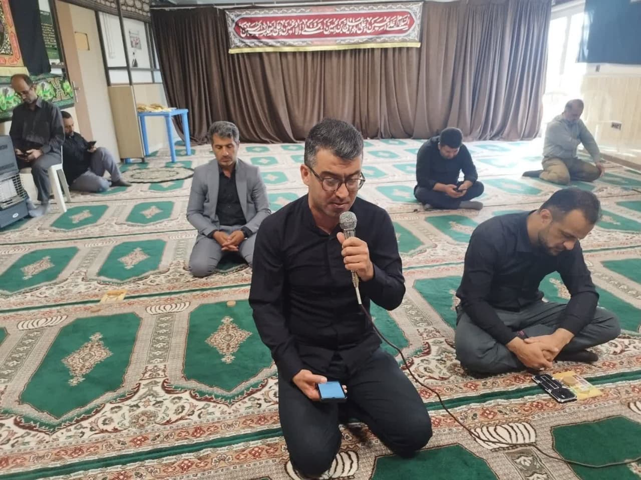 گزارش تصویری برنامه شفیعم باش و روضه امام حسین(ع) در روز سه شنبه دهم تیر ماه ۱۴۰۴