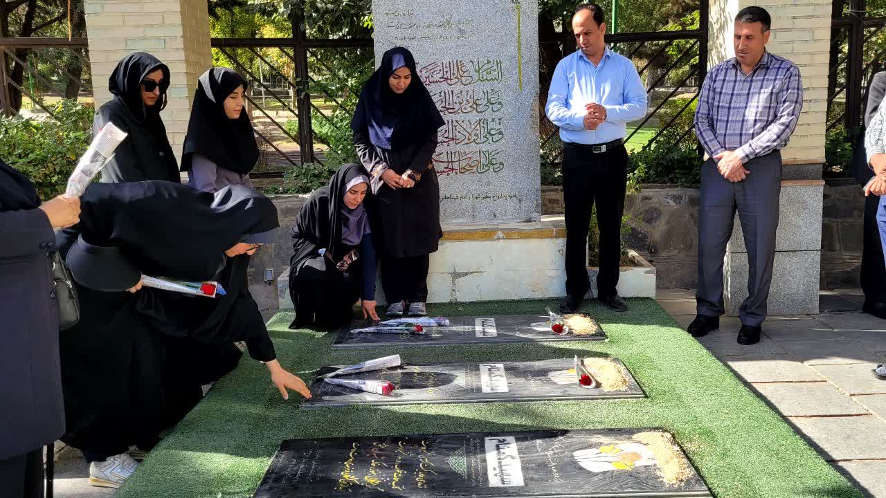 حضور جهادگران همدانی بر مزار شهدای گمنام