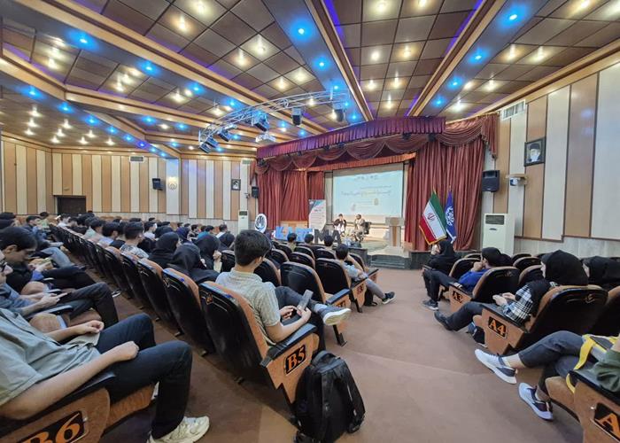 کارگاه الهام‌بخش «چرا شروع نمی‌کنیم؟» در دانشگاه صنعتی اصفهان برگزار شد