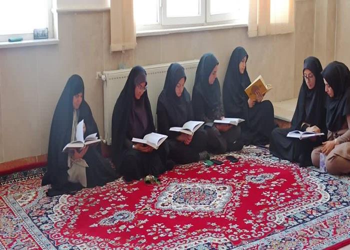 لینک خبر: اولین کرسی تلاوت تا تامل در قرآن کریم