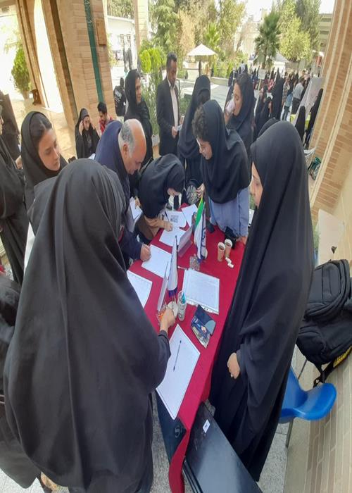 حضور فعال جهاددانشگاهی واحد الزهرا(س) در آیین ثبت‌نام دانشجویان جدیدالورود کارشناسی ارشد